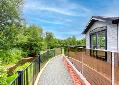 Buying a residential park home Rockbridge Park 5 star park